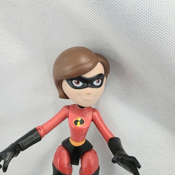 Disney The Incredibles Elastigirl Action Figure Mrs Incredible Articulated 5 In - Picture 2 of 8